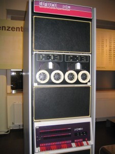 450px-Pdp-11-40